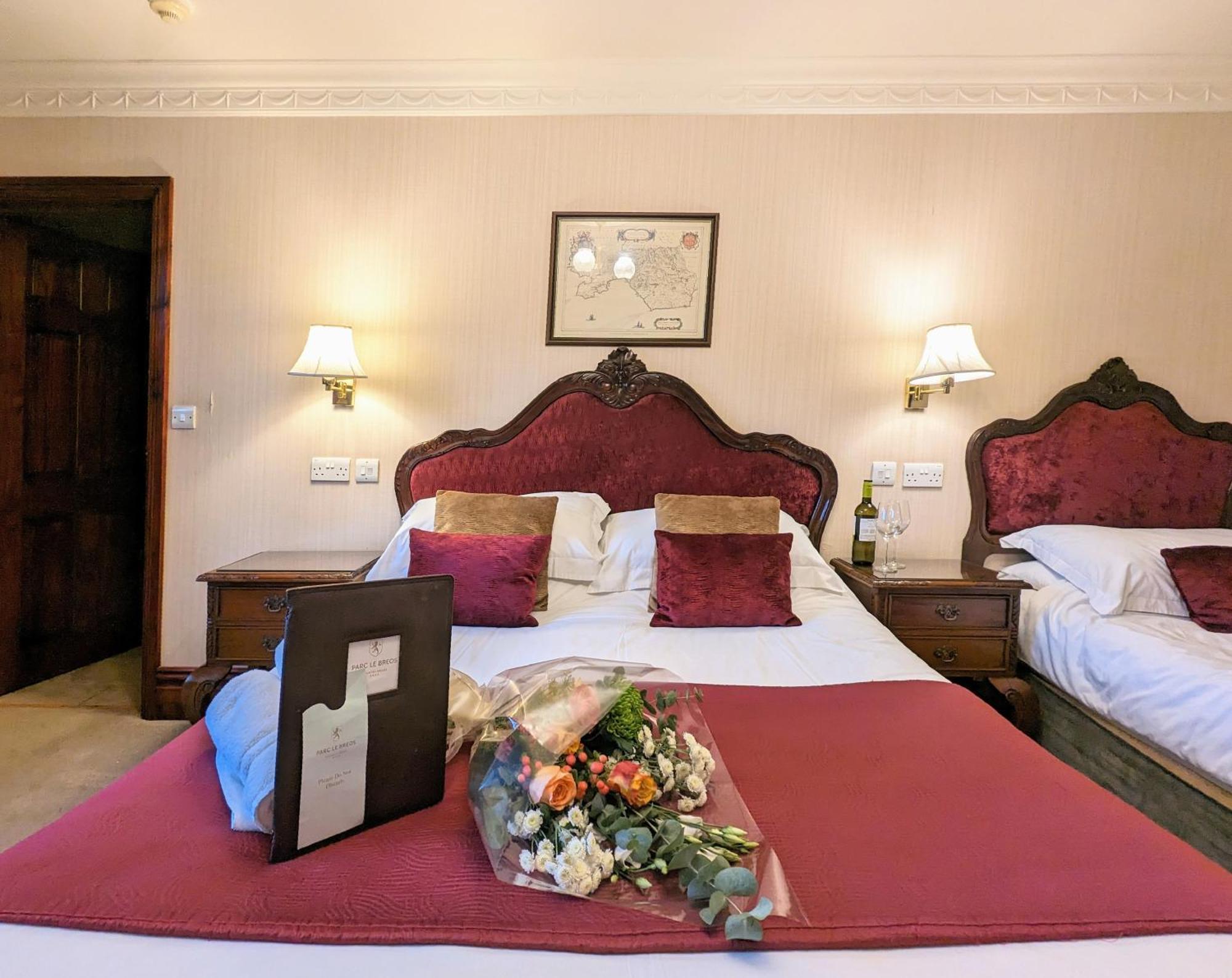 Parc-Le-Breos House Bed & Breakfast Penclawdd Room photo